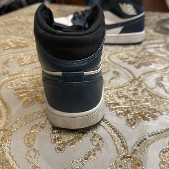 NIKE AIR JORDAN 1 MID SE ASW 'CARBON' - SIZE 9 MENS US - Picture 5 of 16